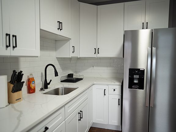 4th image of 951 Homestead St APT 1