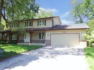 3282 N Elmwood Dr, Racine, WI 53405