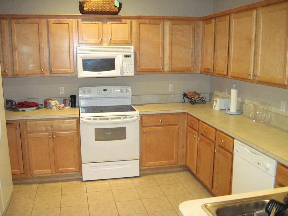 2nd image of 5524 Hampton Woods Way