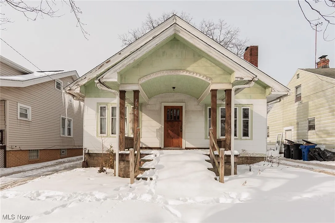 3724 W 130th St photo 1
