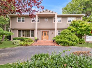 96 Hemlock Rd, Manhasset, NY 11030