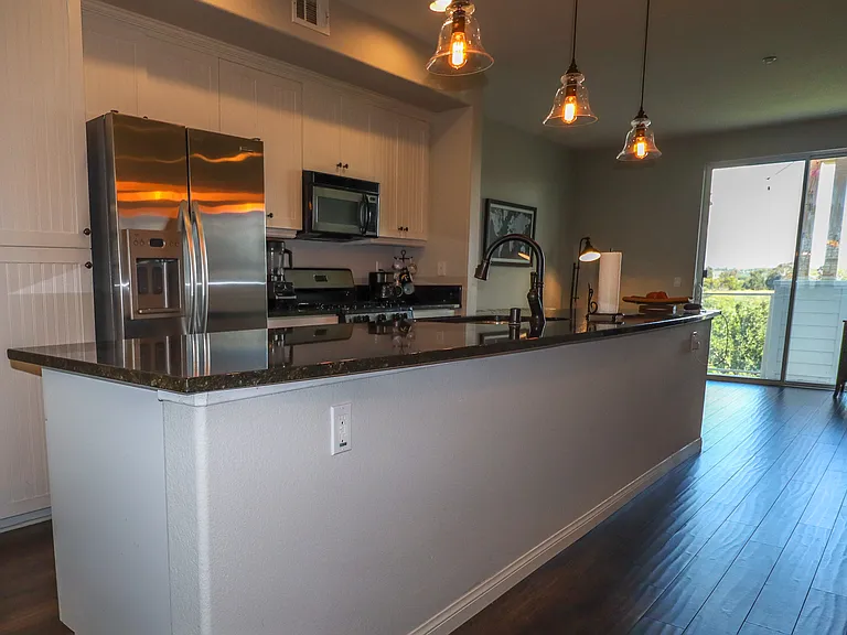 770 Harbor Cliff Way #142 — Photo 8