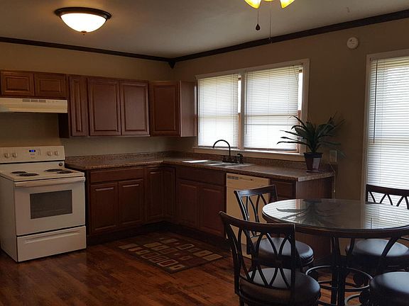 5th image of 255 Parker Dr NE