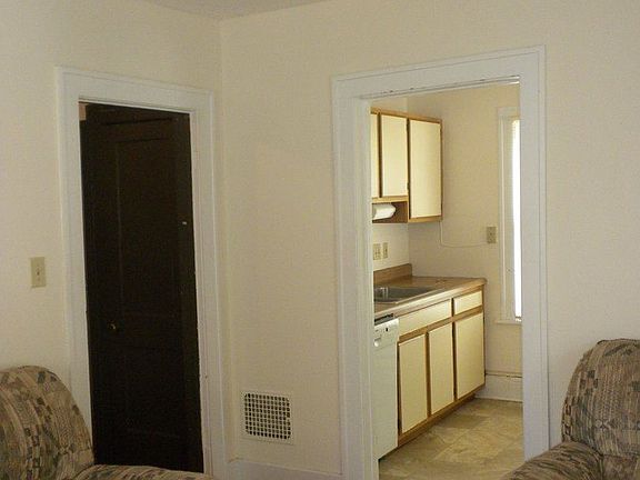 3rd image of 1006 Otto Ct #B