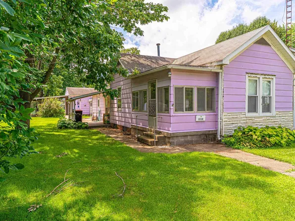 1219 Delavan St, Lincoln, IL 62656