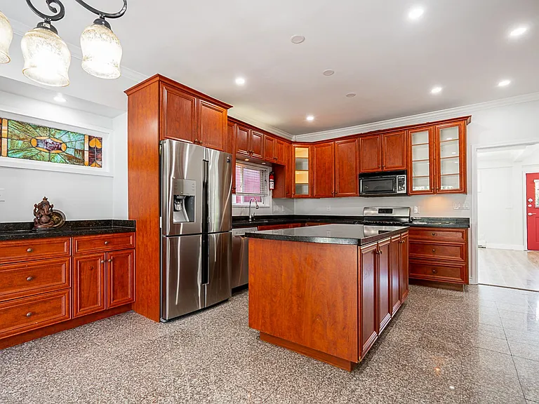 2915 W 5th Ave — Photo 13