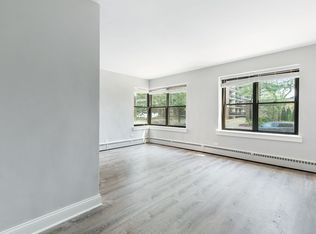 5858 N Sheridan Rd APT 101, Chicago, IL 60660