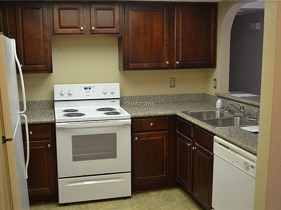 4th image of 511 Bass Dr Unit B