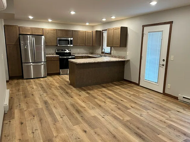 2 bed, 1.5 bath, $1,725 — Photo 2