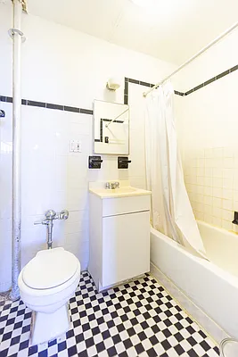 Rented by City Connections Realty | media 21