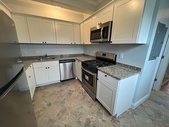 5th image of 625 N 4th Ave #2