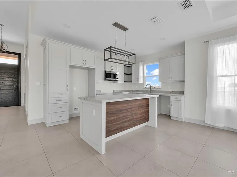 1202 S Linda St — Photo 3