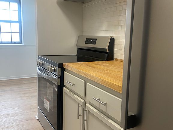4th image of 1717 Valley Dr #1717