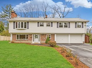 5 Currier Dr, Framingham, MA 01701