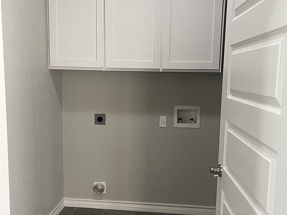 2nd image of 101 Olive St Unit B101