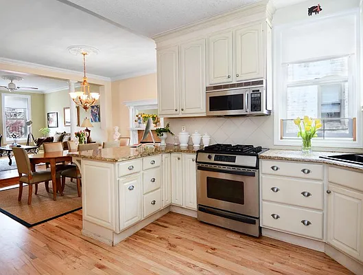 Sold by Brooklyn Bridge | media 17