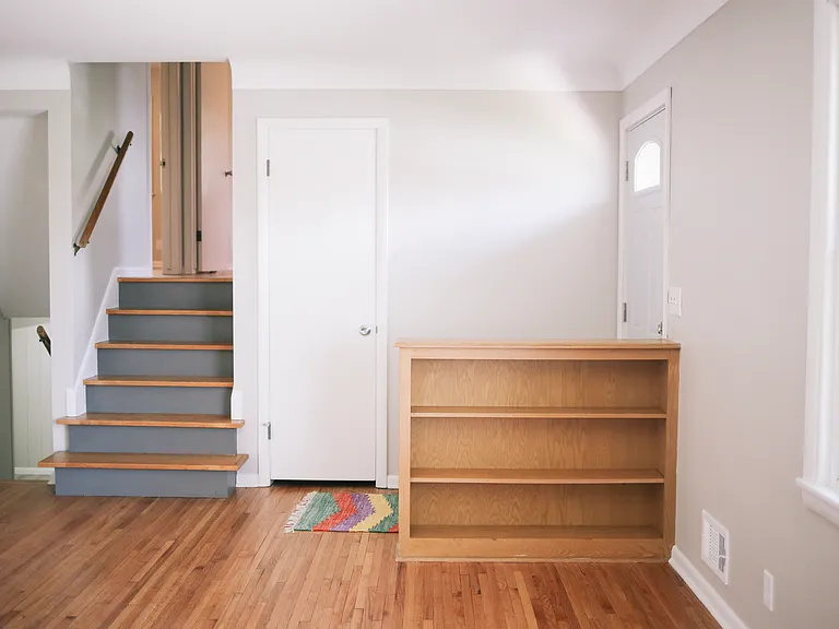 1300 Pierce Ter NE — Photo 2