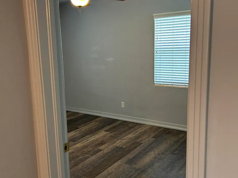 4323 Shirley Ave — Photo 7