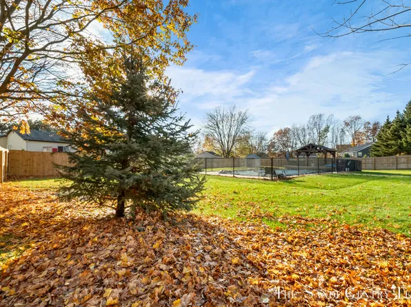 13024 Woodrush Ct, Grand Haven, MI 49417
