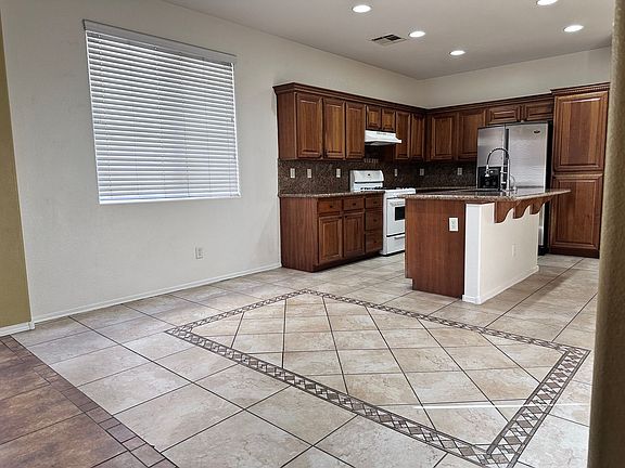 4th image of 9870 Delta Lake Ct