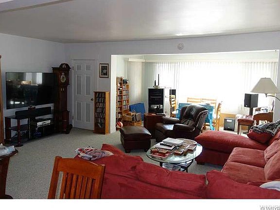 3rd image of 293 N Park Ave