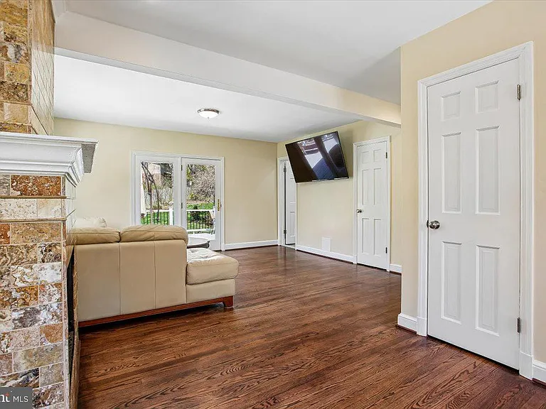 1305 Key Dr — Photo 20