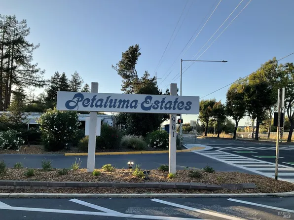 1003 Sonoma Court, Petaluma, CA 94954
