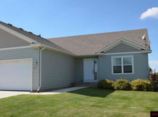 720 Tomahawk Ct, Madison Lake, MN 56063