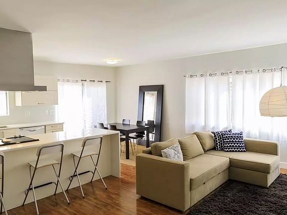 3rd image of 918 16th St APT 6