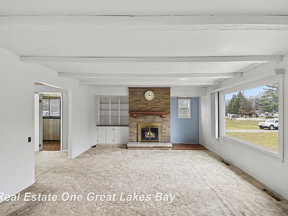 5th image of 2750 E Deckerville Rd