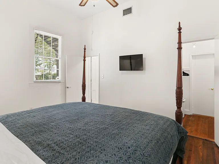 1124 Jackson Ave #1 — Photo 9