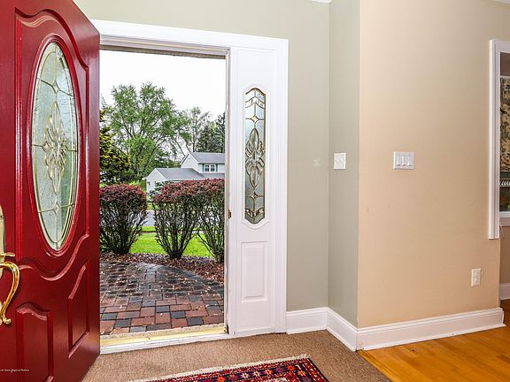 3rd image of 21 Irongate Ln