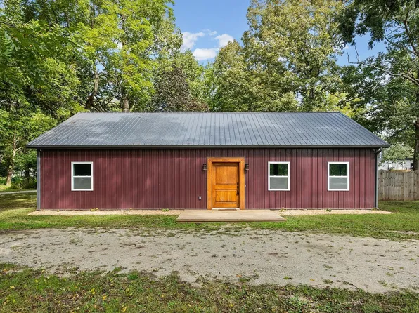 6035 N Hodges Dr, Monticello, IN 47960