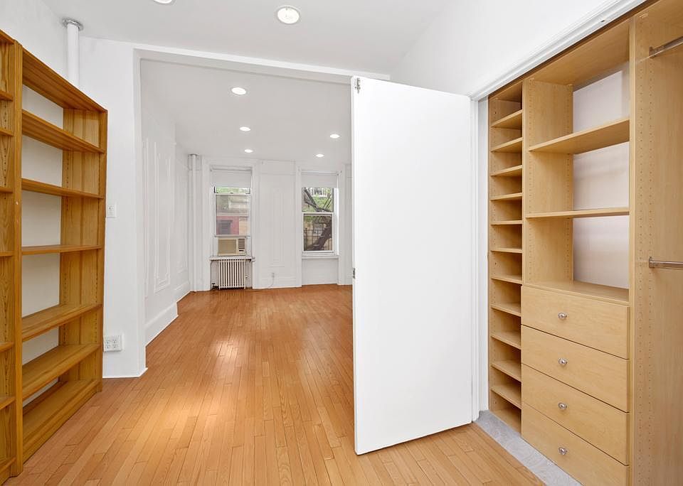 1st image of 428 E 9th St APT 9