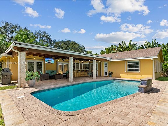 3rd image of 9473 NW 11th St