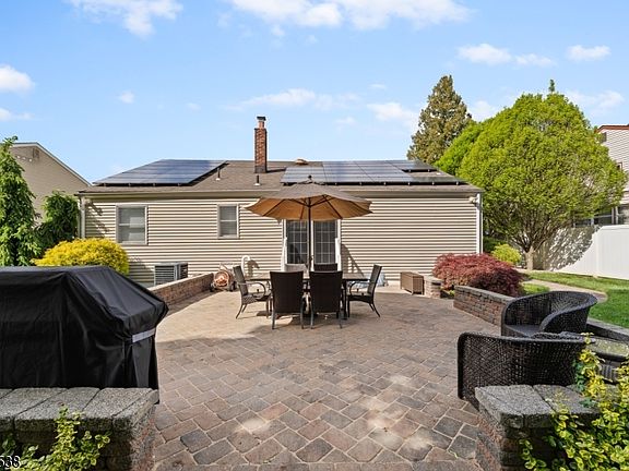 5th image of 31 Middle Hill Rd