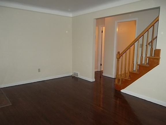 3rd image of 321 E 255th St