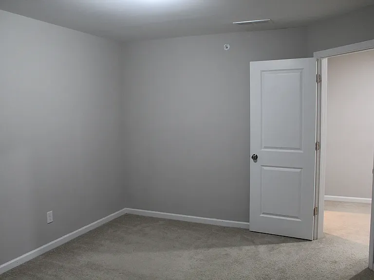 1368 Endicott Ct — Photo 40
