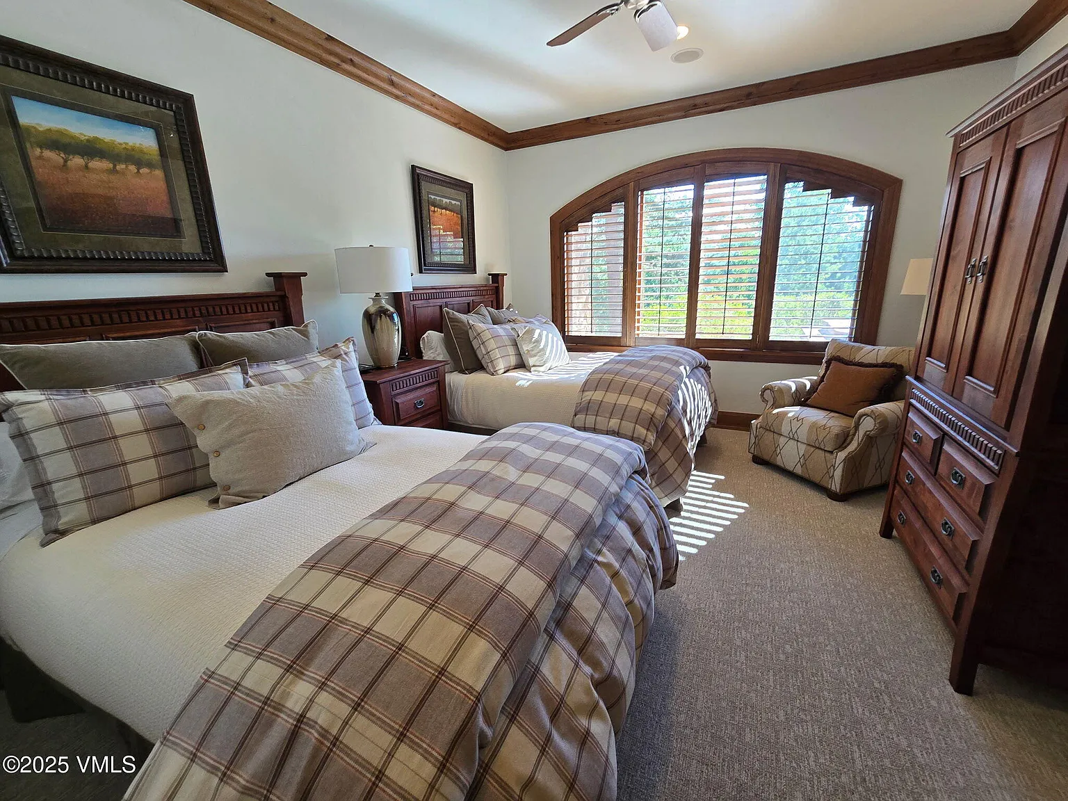 5 bed, 7.0 bath, 4872 sqft, $45,000 — Photo 3