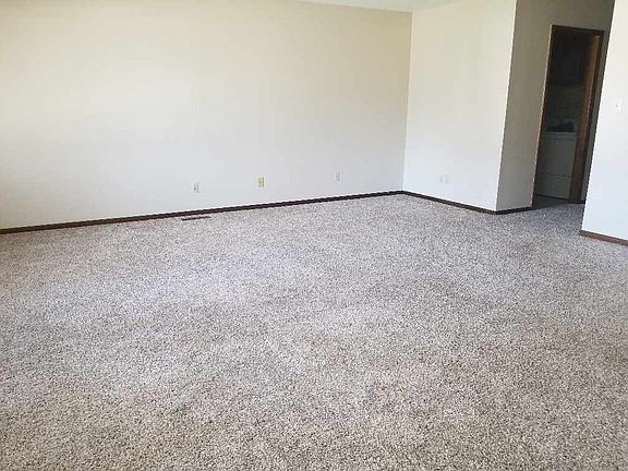 3rd image of 1207 Hahn Ct