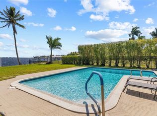 252 Bayshore Dr, Cape Coral, FL 33904