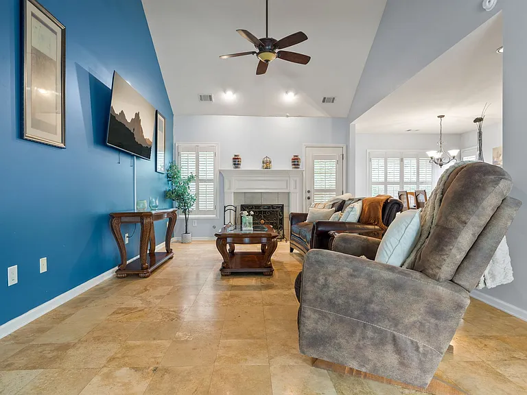 3613 Southland Dr NE #A — Photo 10