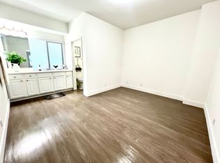 8700 De Soto Ave #205, Canoga Park, CA 91304