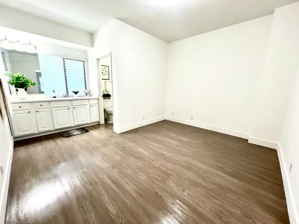 Park Place Apartments, 8700 De Soto Ave APT 214, Canoga Park, CA 91304