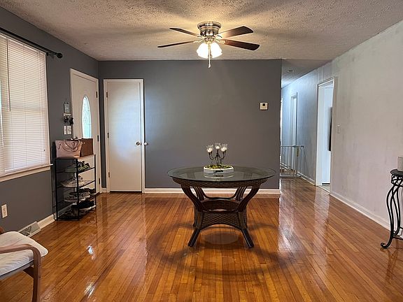 4th image of 424 Sherwood Dr