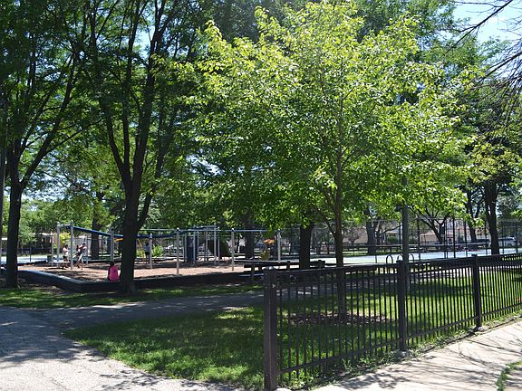 4th image of 3024 N Newcastle Ave