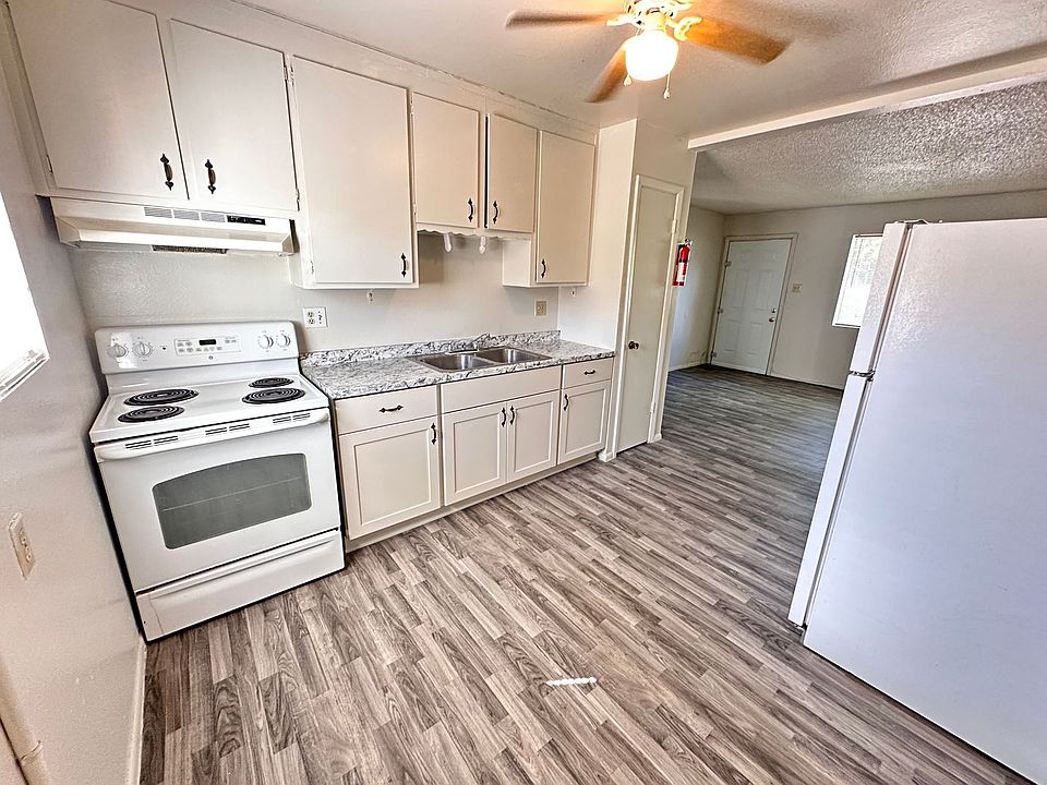 1st image of 3215 Morris St NE Unit 3