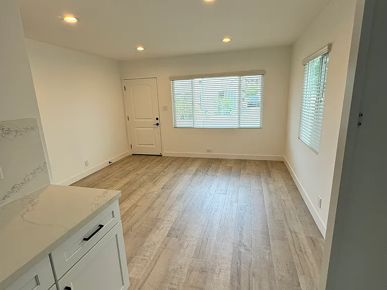 1010 Orange Grove Ave #B — Photo 9