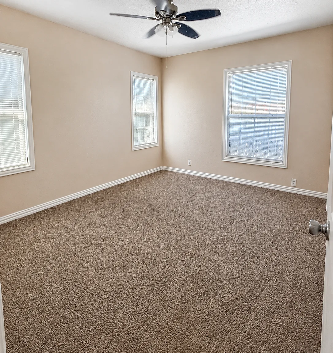 1102 Tarpley Ave — Photo 2