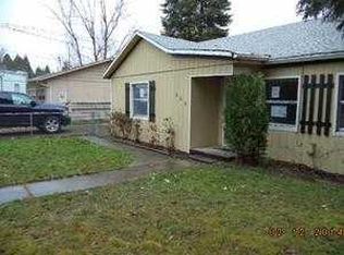 208 Pine St, Phoenix, OR 97535